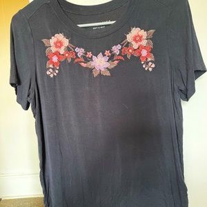 American Eagle Floral Embroidered Short Sleeve Shirt